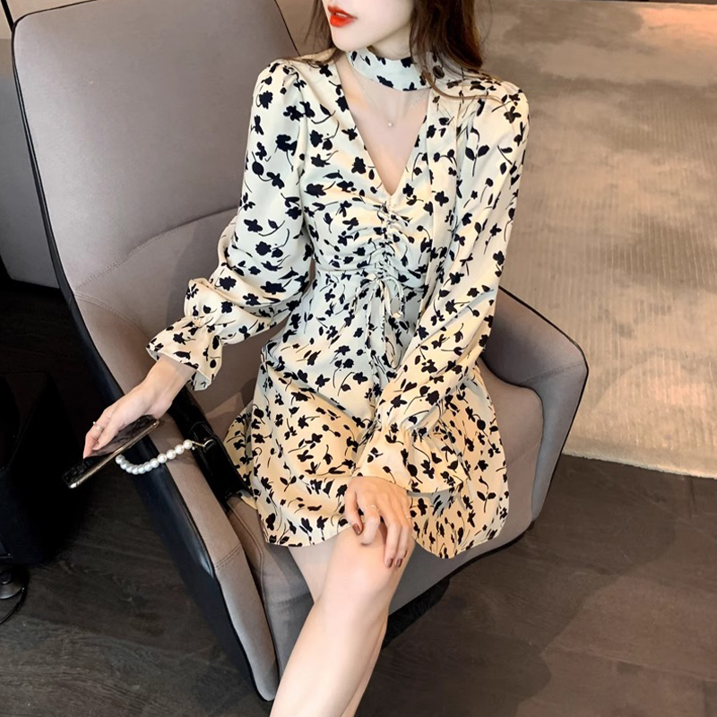 小個子長袖碎花連衣裙子女2024新款早春季茶歇法式氣質名媛高級感