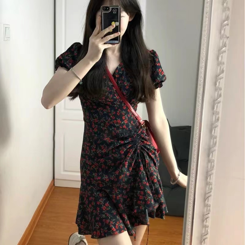 夏季復古法式浪漫氣質顯瘦小個子V領抽繩短袖碎花連衣裙