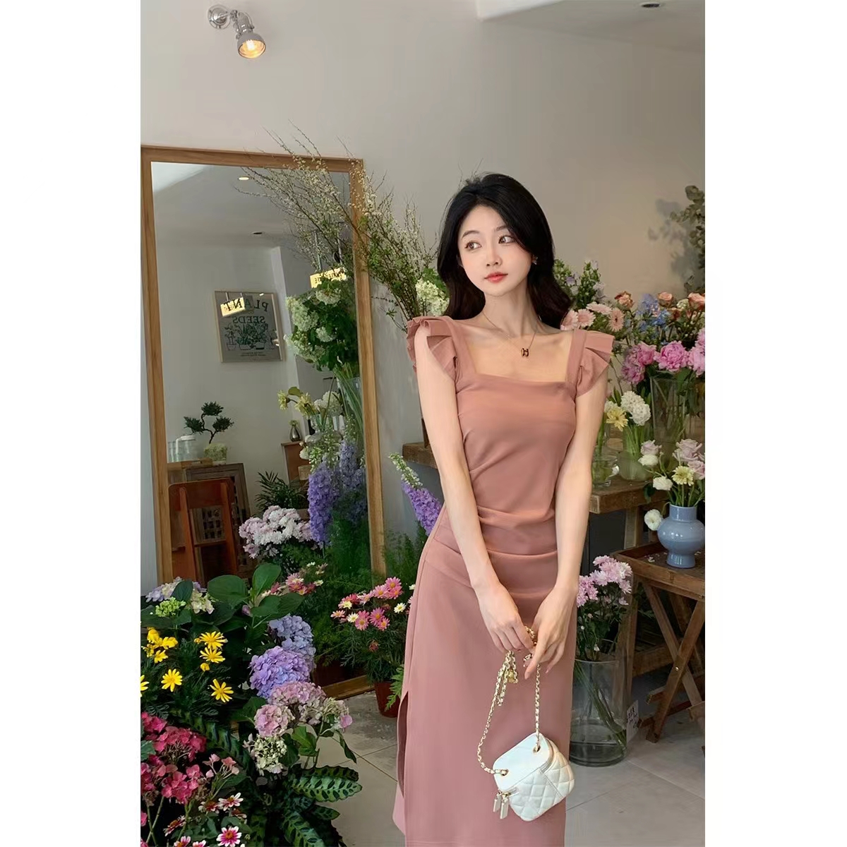 溫柔緊身連衣裙女 夏季新款法式純欲顯白吊帶裙子