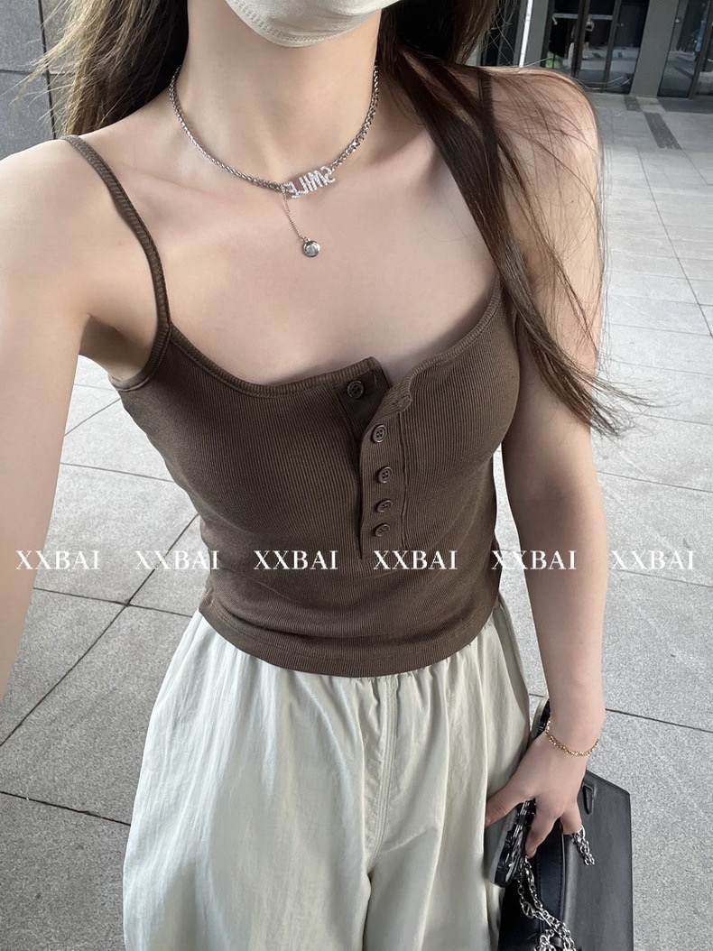 帶胸墊小吊帶背心女2024春夏新款內搭打底衫純色紐扣上衣
