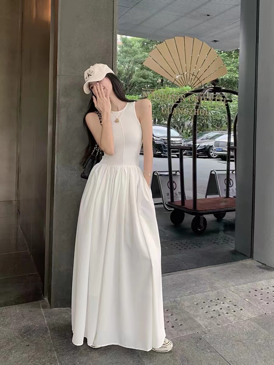 法式背心裙無袖氣質連衣裙女2024春季設計感長裙收腰顯瘦裙子