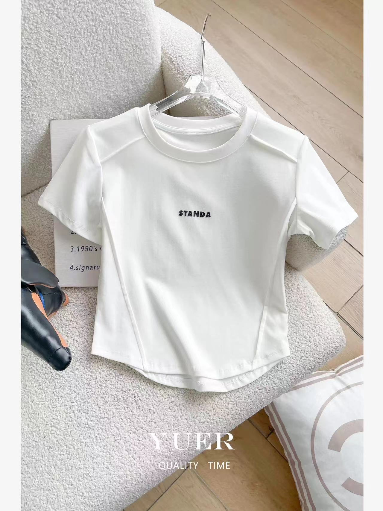 正肩短款上衣設計感小眾女夏季美式甜辣妹性感修身收腰短袖t恤女