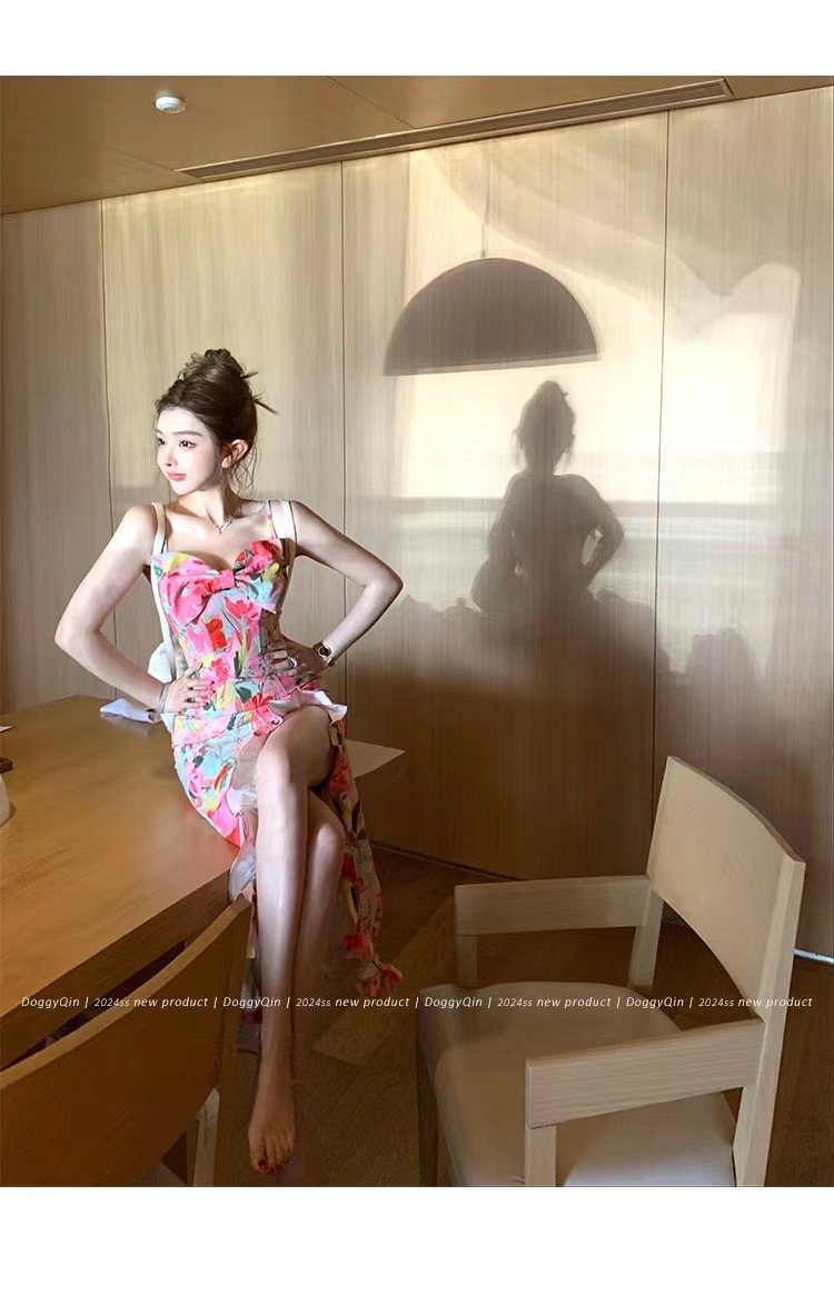 DoggyQin 安縵/別致絕美碎花吊帶裙女不規則荷葉邊開叉收腰魚尾裙