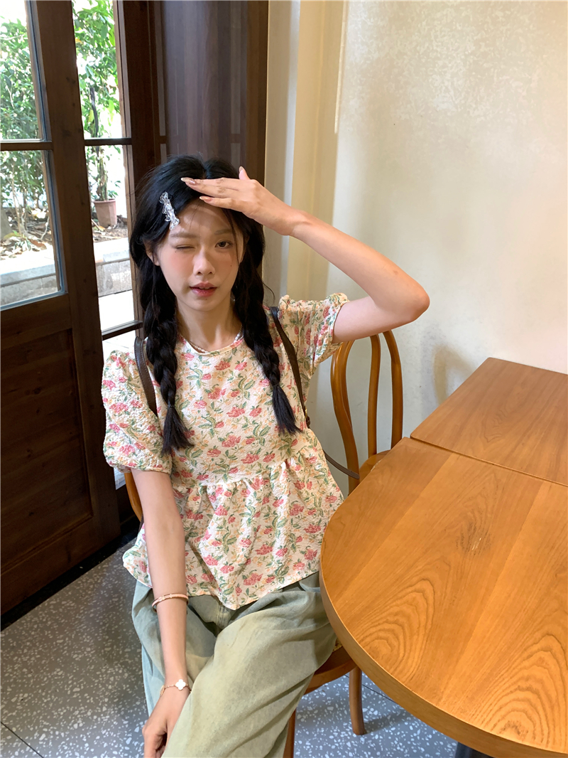 實拍 新款 可鹽可甜少女感減齡碎花泡泡袖短袖上衣