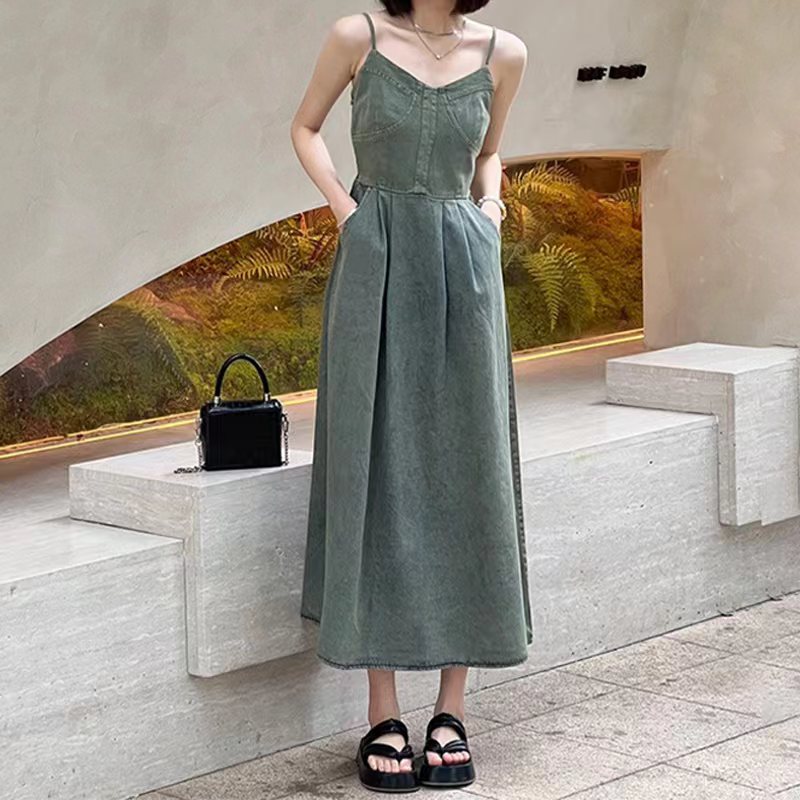 法式復古氣質牛仔吊帶連衣裙子女夏季2024新款小個子高級長裙