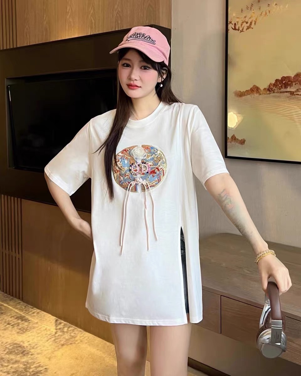 夏季新中式重工刺繡盤扣潮流女裝下擺開叉圓領大版長款純棉T恤