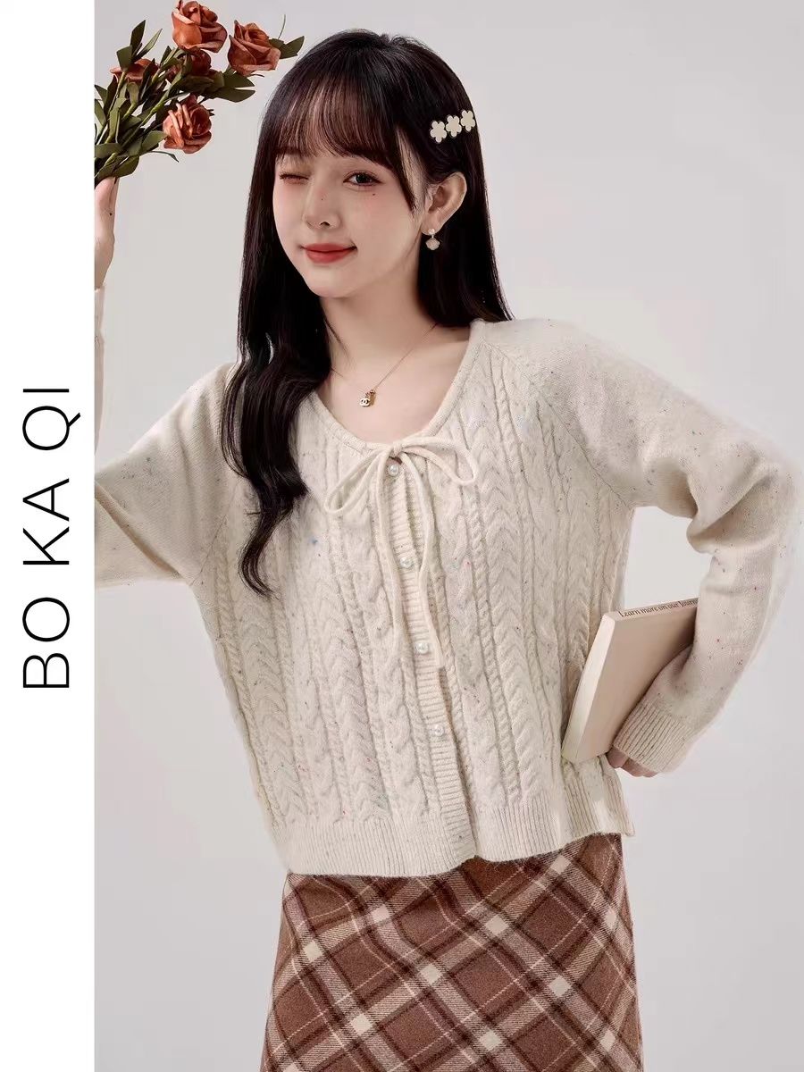 Gentle style lace-up pearl buckle knitted sweater cardigan for women early spring and autumn 2024 new design twist top