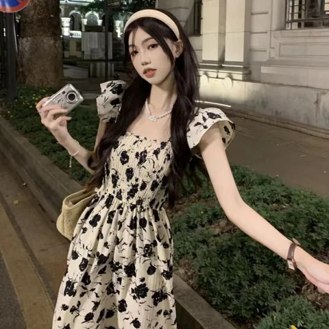 原版質量度假風出遊碎花連衣裙溫柔收腰顯瘦氣質甜美小飛袖