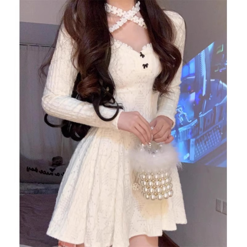 2024年新款毛絨長袖蕾絲連衣裙女春季款純欲風收腰顯瘦蓬蓬短裙子