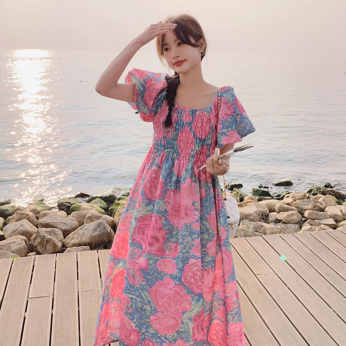 法式方領印花連衣裙夏季女2024新款收腰顯瘦泡泡袖裙子