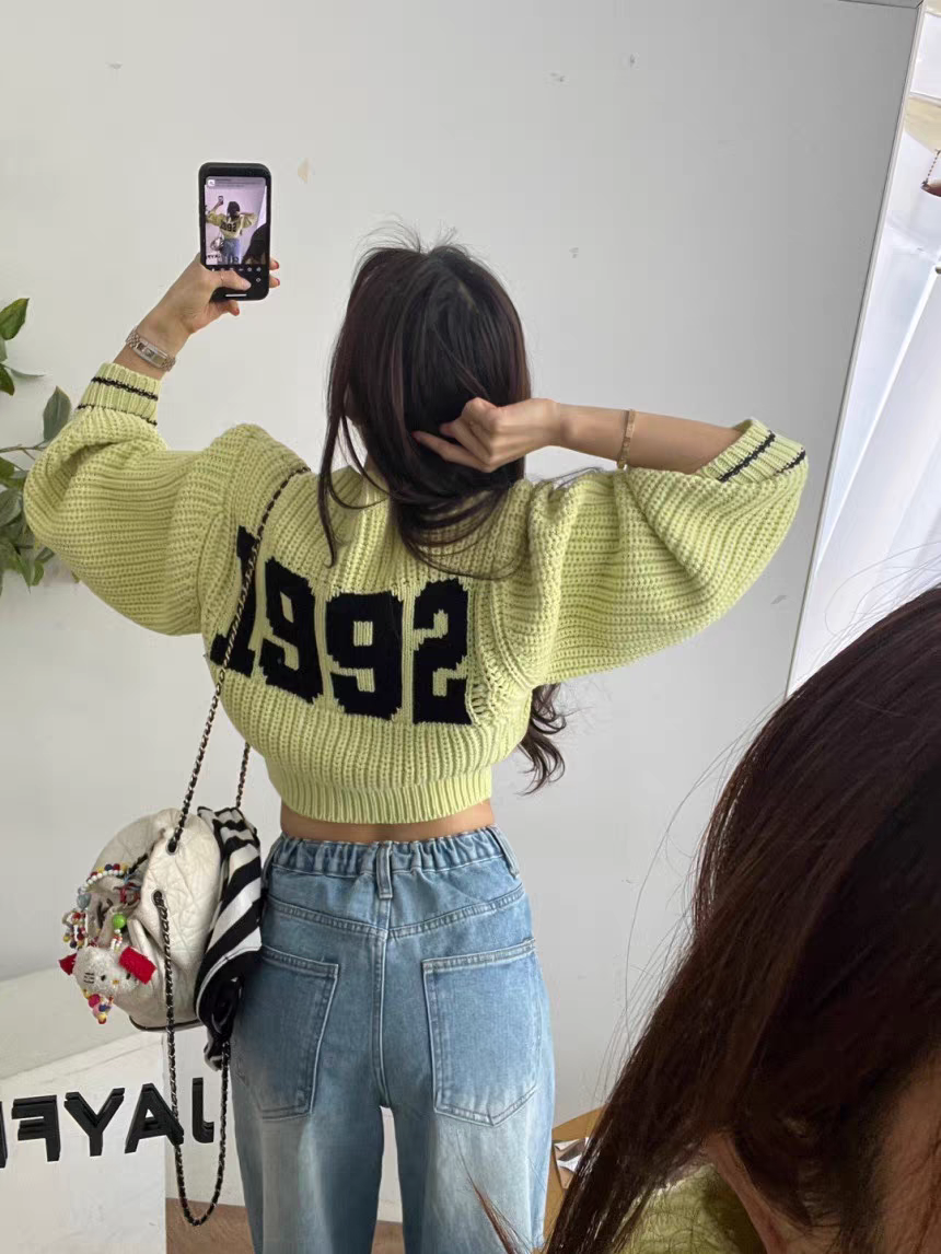 2024 early spring new style round neck zipper knitted cardigan short jacket with letter print on the back