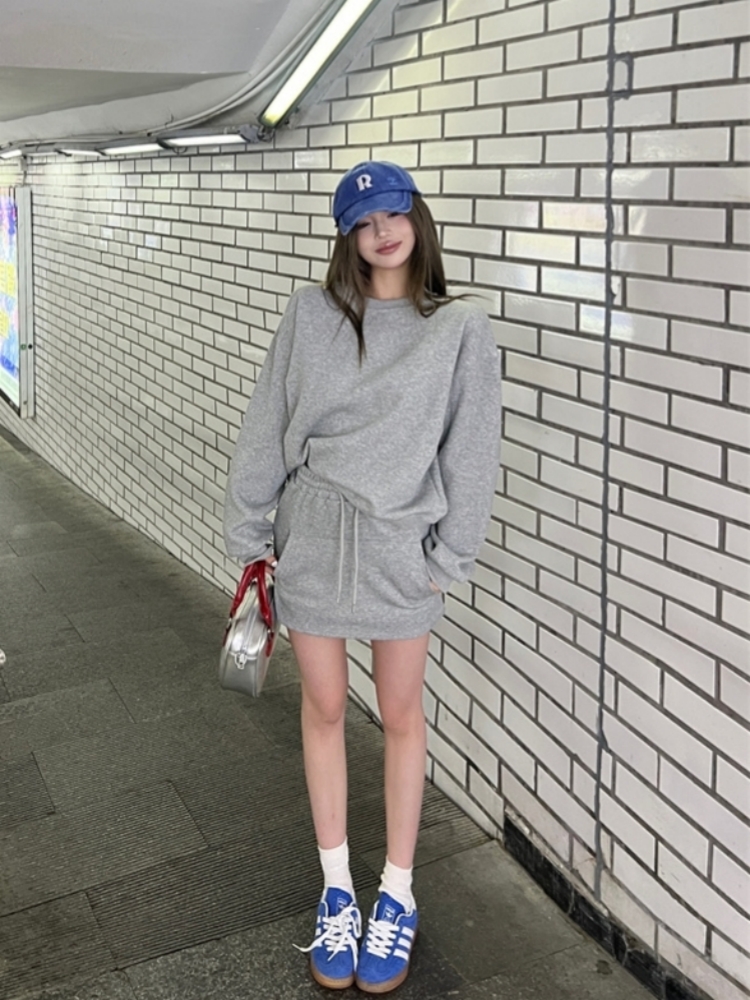 Actual shot ~ Korean chic simple round neck silhouette daily sweatshirt + pocket sports gray skirt suit