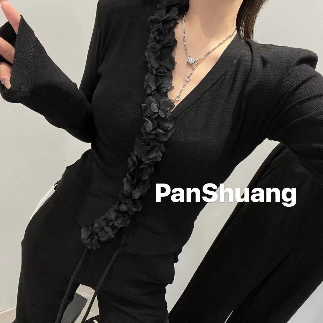 TUMTAO正版十三行早春新款墊肩彈力修身花朵洋氣打底衫女潮