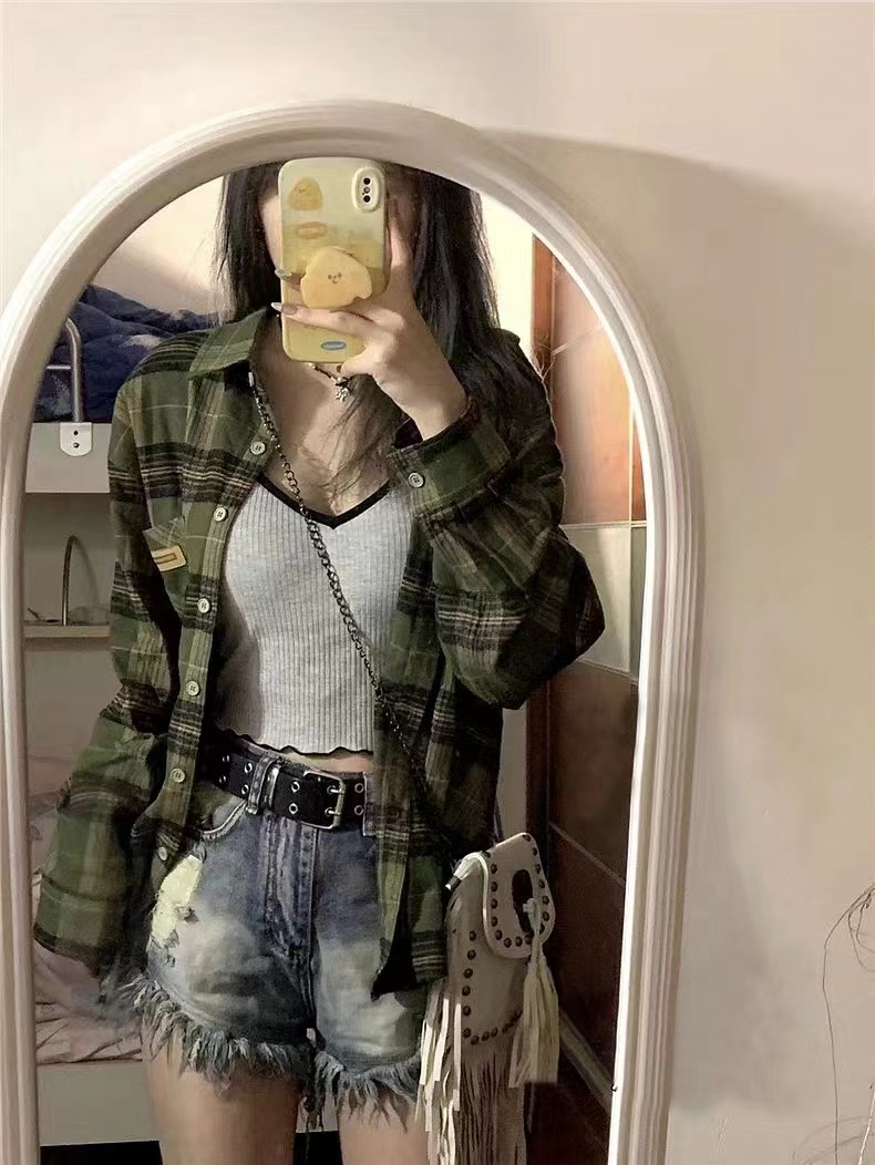美式復古綠色格子襯衫女春秋2024新款設計感小眾襯衣外套寬鬆上衣