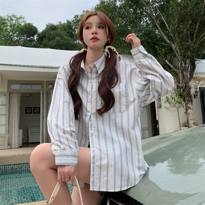 秋裝襯衫2024新款女夏款防曬襯衣外套設計感小眾藍色條紋法式上衣