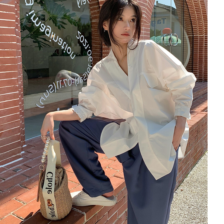 可鹽可甜 V領寬鬆長袖襯衫白色
