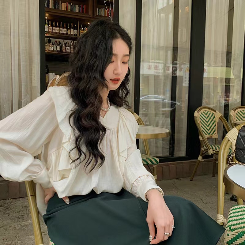 任小藝法式高級感泡泡袖白襯衫女設計感小眾春2024新款娃娃衫上衣