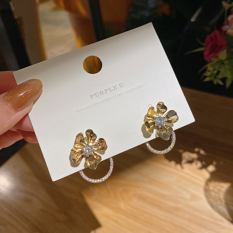 Actual shot of S925 silver needle back-hanging metal flower zircon earrings for female Korean personality and temperament internet celebrity