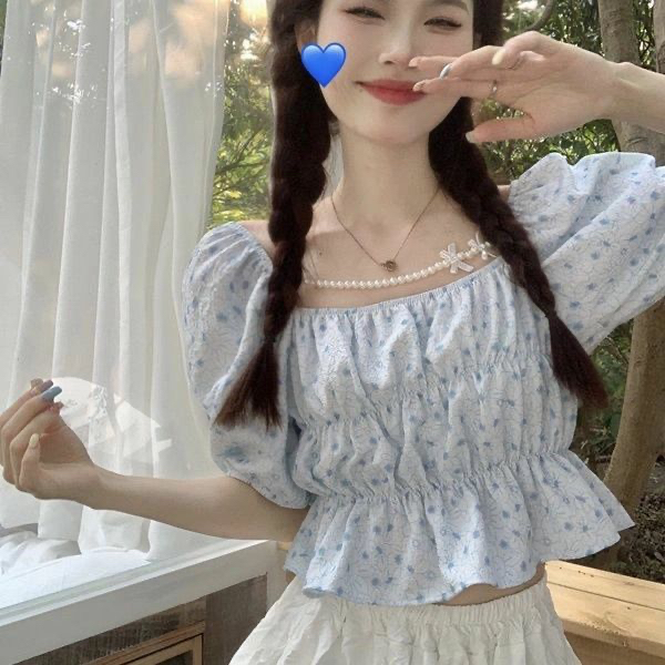法式方領短款露鎖骨碎花襯衫女夏季設計感收腰顯瘦泡泡袖上衣