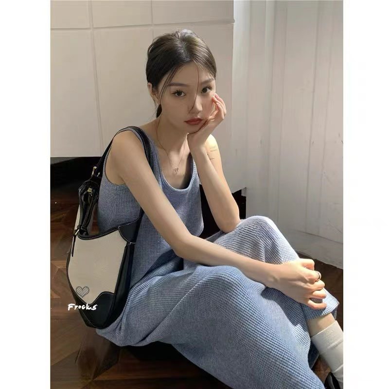 吊帶連衣裙女春小眾復古無袖氣質休閒打底長裙春秋