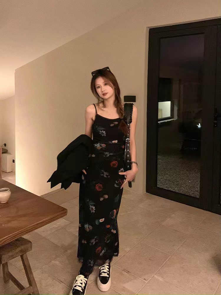 烏77復古辣妹碎花吊帶裙女純欲修身顯瘦百搭包臀小個子連衣裙早春