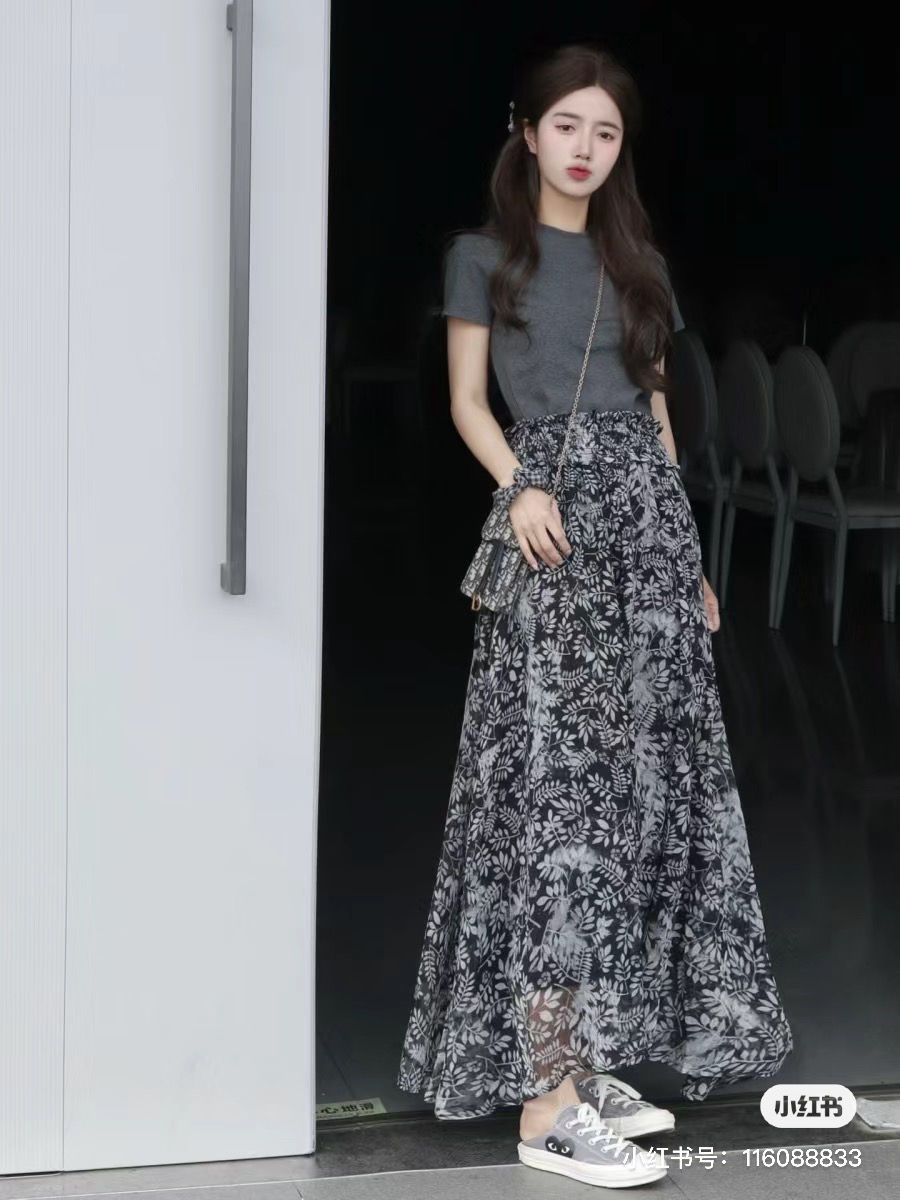 裙子夏季女2024新款套裝氣質t恤搭配碎花裙兩件套夏裝搭配一整套
