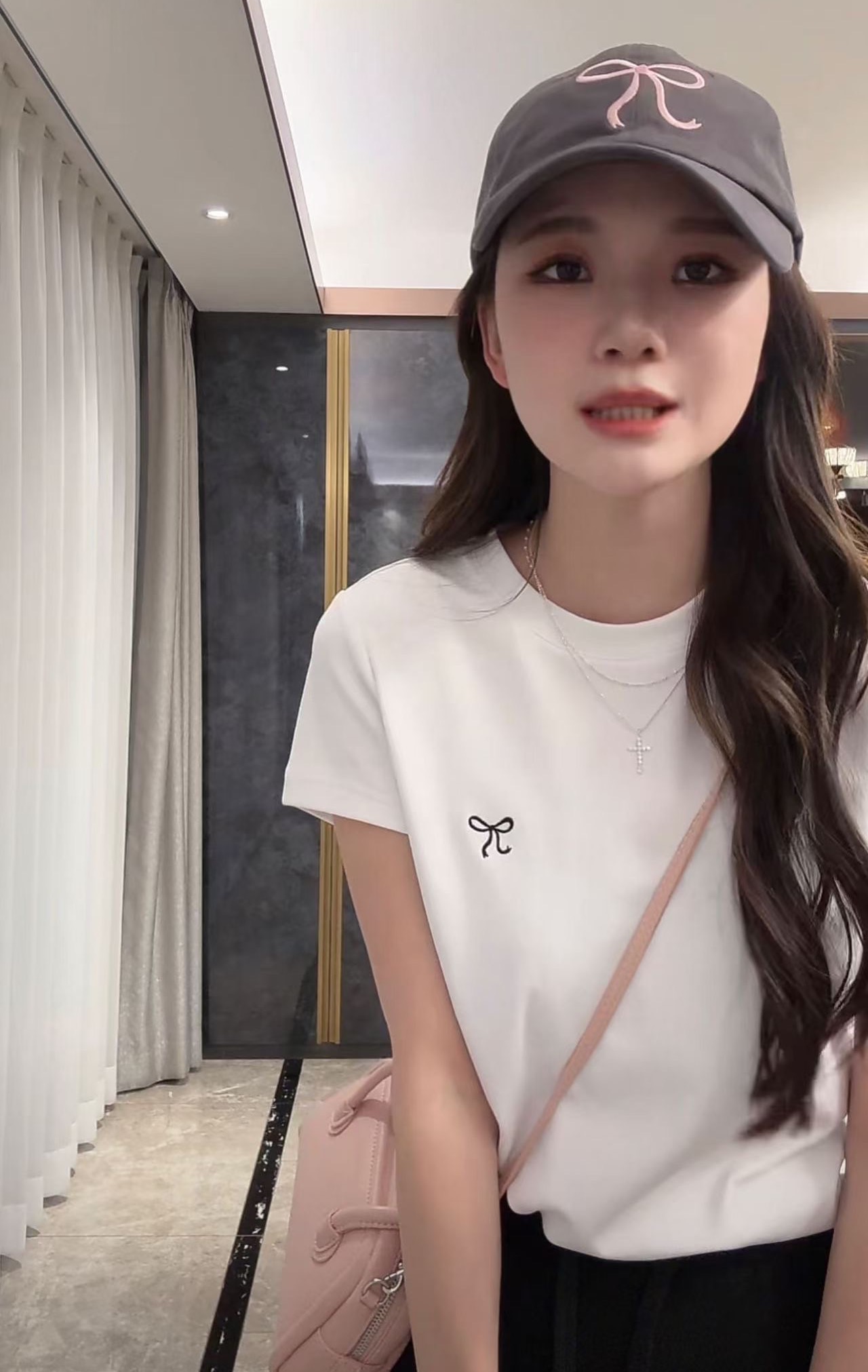 小蝴蝶結刺繡圓領短袖t恤女夏季2024新款設計感寬鬆顯瘦百搭上衣