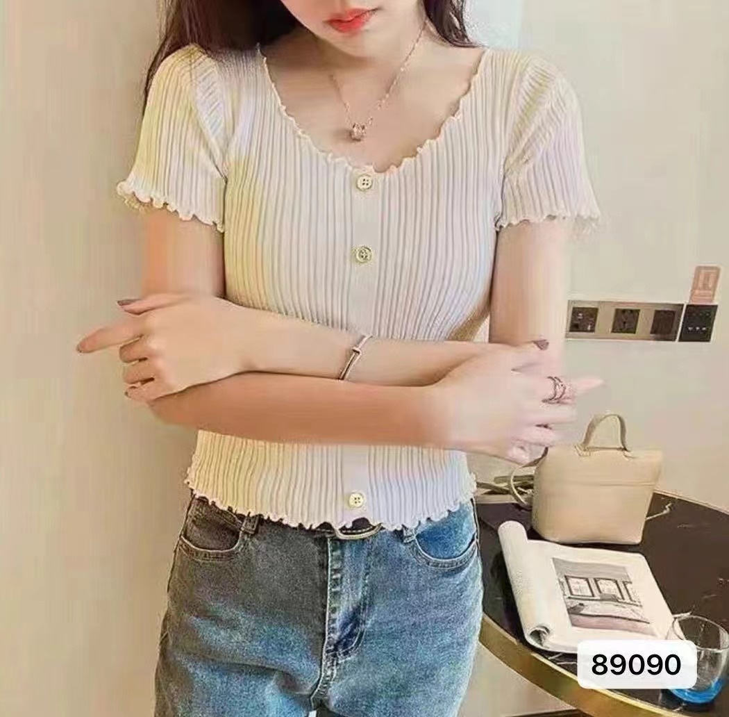 2024夏季新款氣質優雅木耳邊排扣顯瘦短袖上衣女