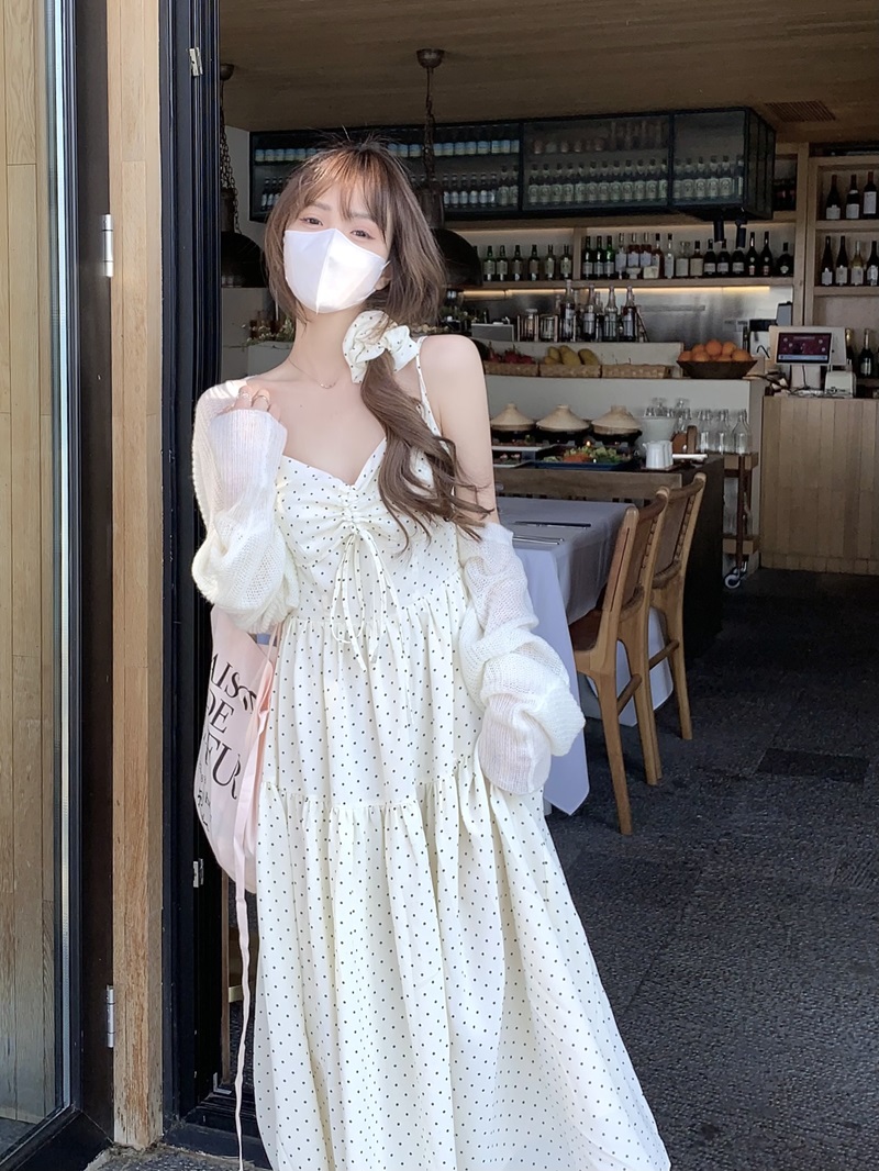 實拍  溫柔系少女寬鬆度假風V領波點吊帶連衣裙+慵懶毛衣開衫