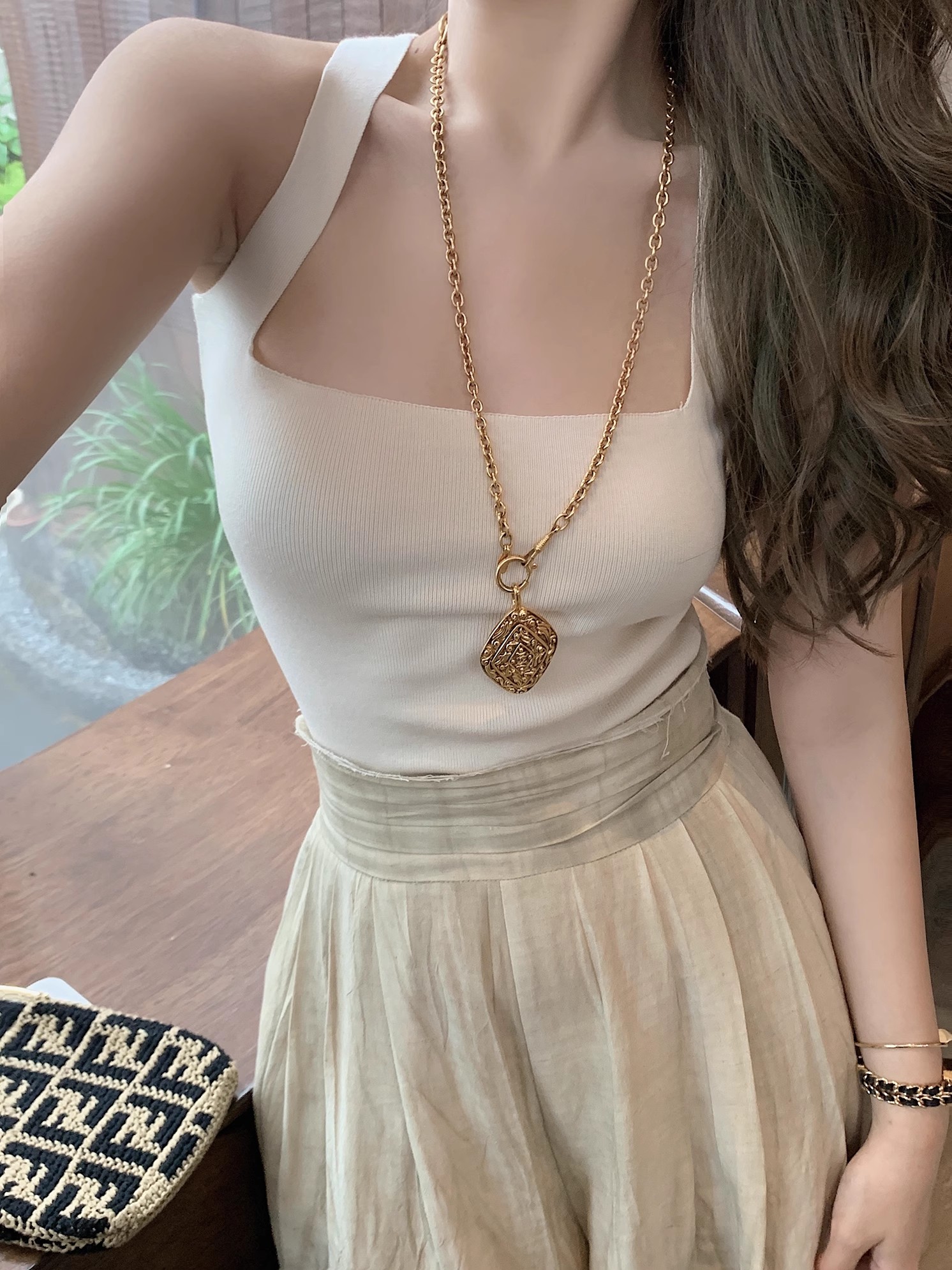 Lilylikes"Lily摯簡吊帶"天絲伊力特 爽滑柔韌無袖方領吊帶背心女