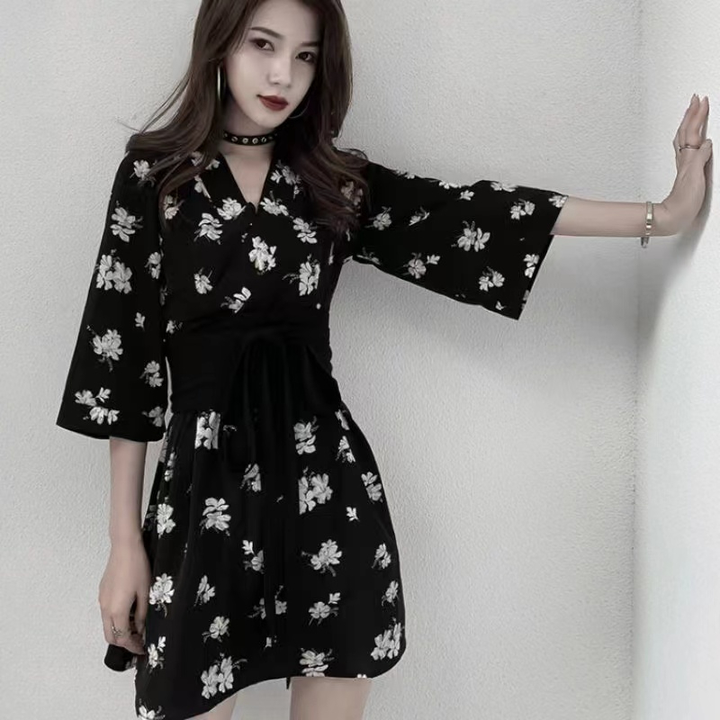 2024新款日系女初戀風御姐氣質輕熟風碎花桔梗a字連衣裙子女夏裝