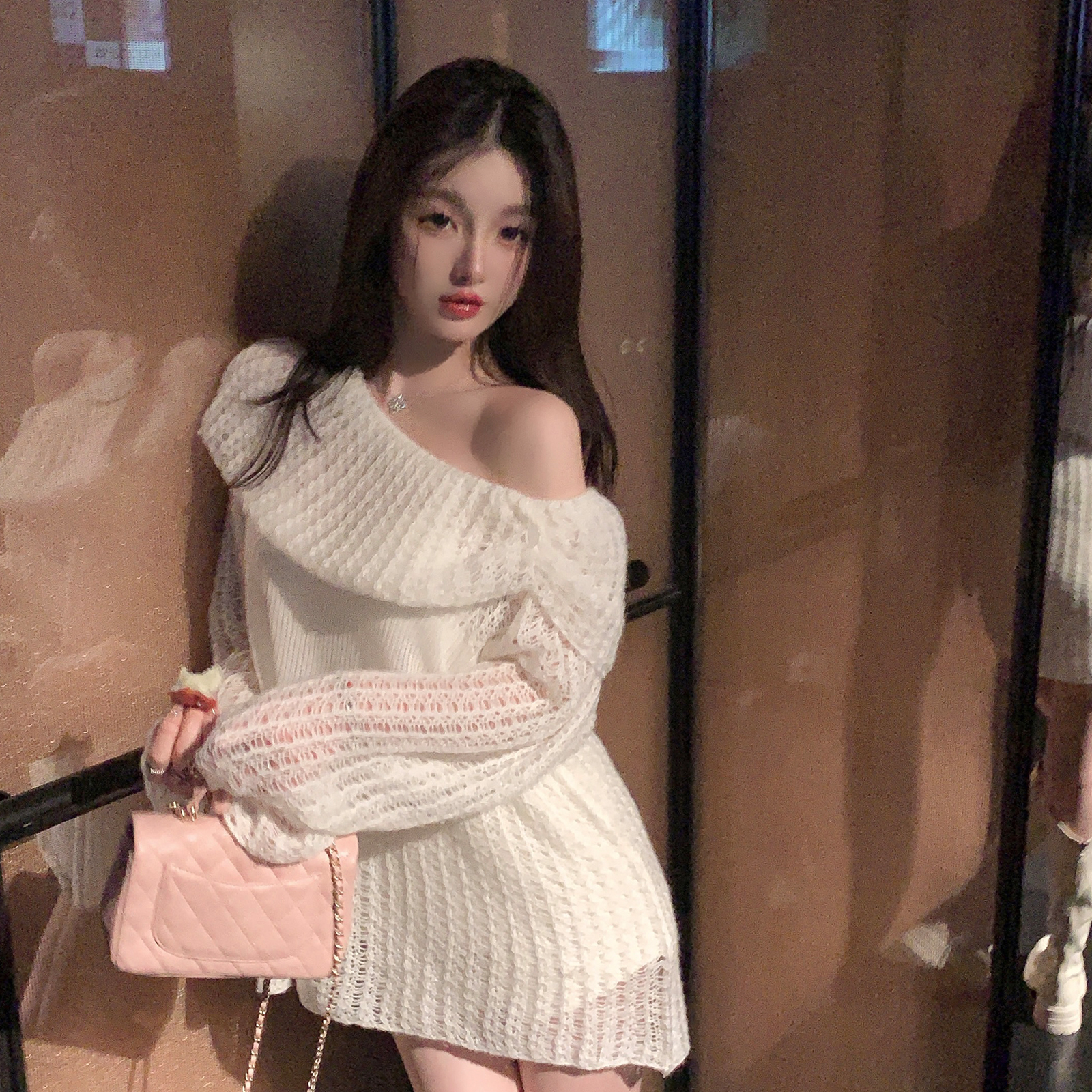FairyJiang新款慵懶風軟糯鏤空露肩白色毛衣女寬鬆氣質針織衫外套