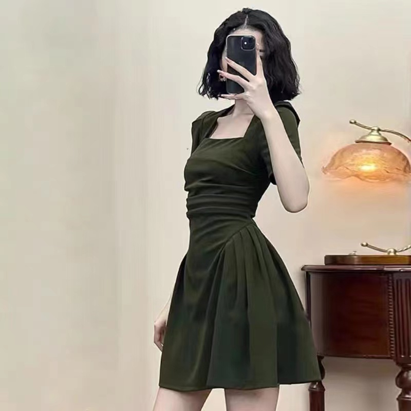 方領氣質新款小眾設計感梨形大碼胖mm甜辣清純連衣裙子女裝夏黑色