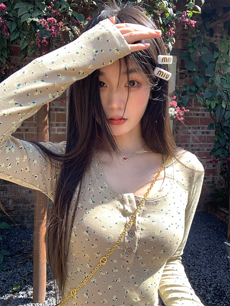 實拍 韓系碎花U領長袖T恤女甜辣風打底衫洋氣顯瘦上衣