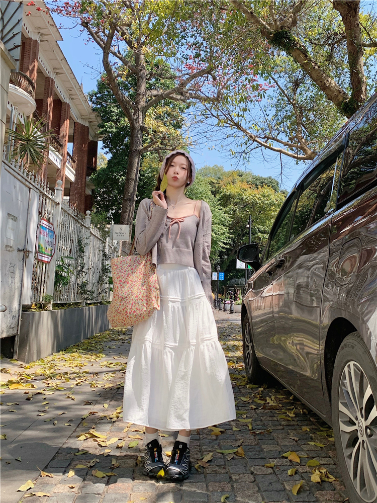 Actual shot ~ Gentle and temperamental square-neck knitted cardigan with bow inside suspenders + design skirt three-piece set