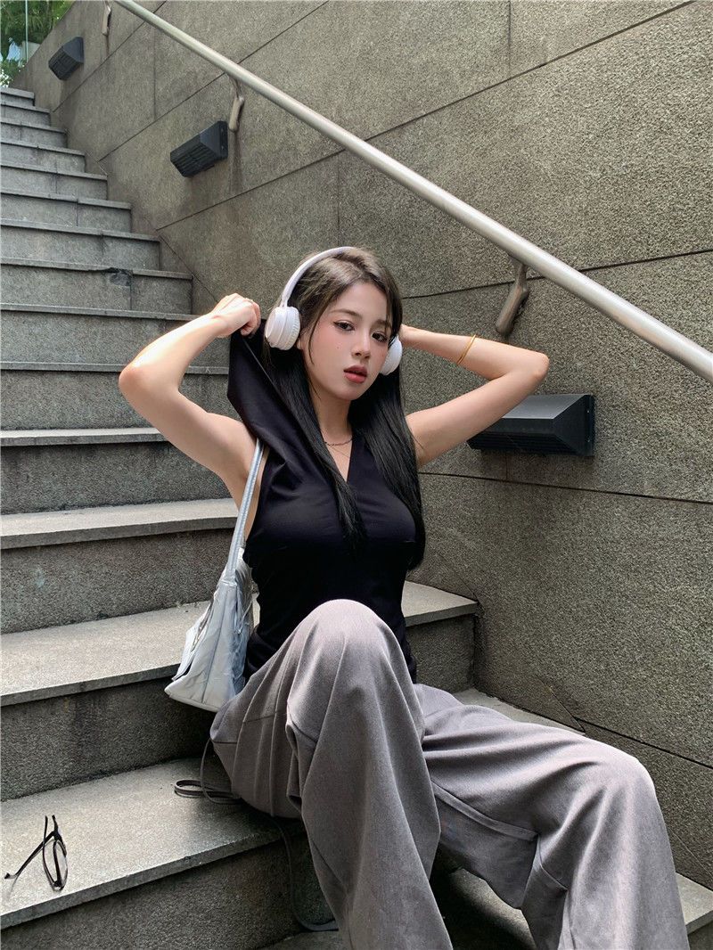 已出貨 美式連帽掛脖露背T恤女夏辣妹外穿顯瘦短款上衣純色百搭
