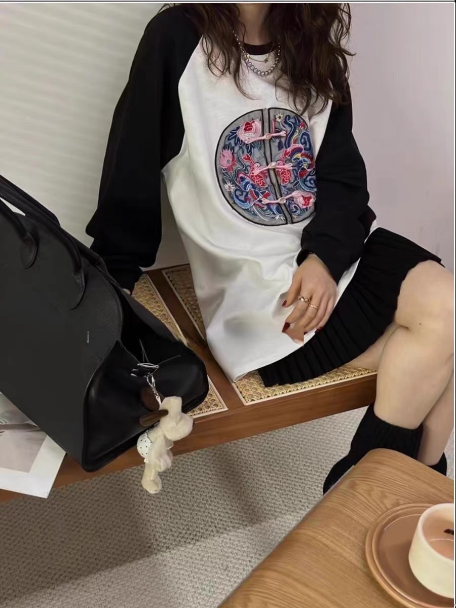 插肩長袖T恤女2024新中式重工刺繡本命龍年國潮中長款國風上衣