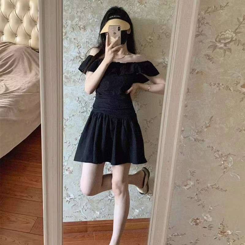 法式赫本風一字肩黑色連衣裙子女夏季2024新款設計感顯瘦氣質短裙