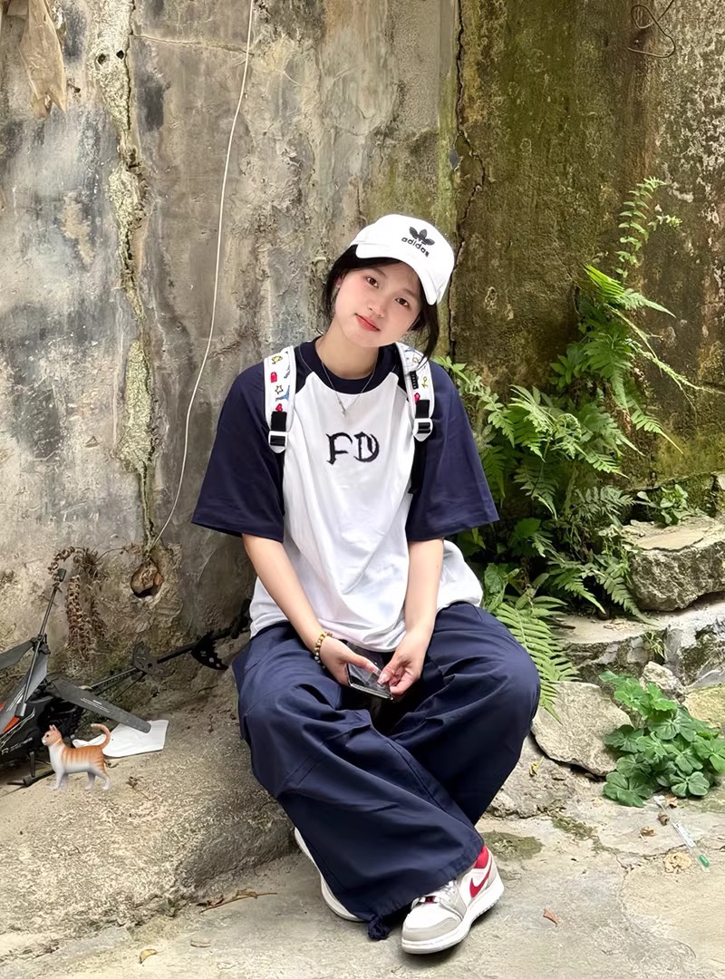21支精梳純棉後包200克直播品質前印花寬鬆拼色短袖t恤女
