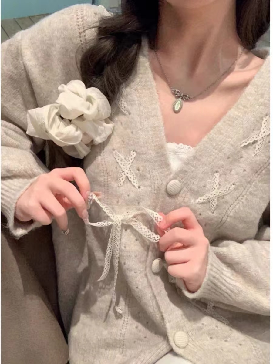 早春V領蕾絲綁帶毛衣外套女裝冬季新款寬鬆韓系穿搭針織開衫上衣