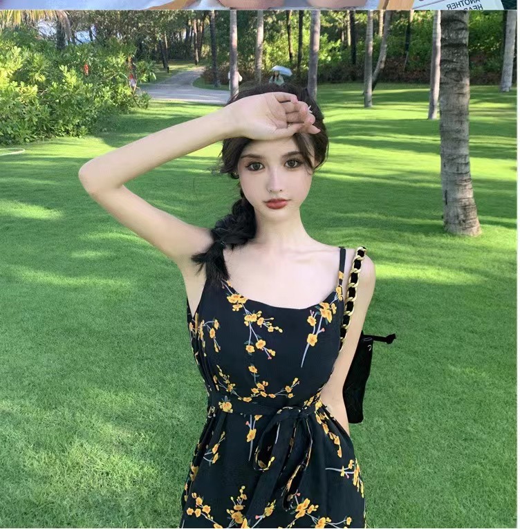 碎花吊帶連衣裙女2024夏季新款茶歇短裙子性感