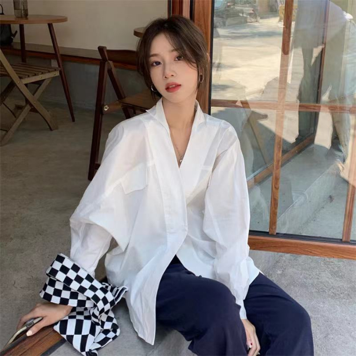 Shirt women's design niche early spring new retro Hong Kong style V-neck top loose slimming versatile long-sleeved shirt