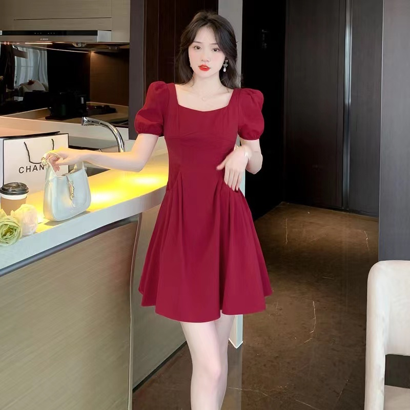 泡泡袖辣妹褶皺連衣裙女2024夏裝御姐方領氣質短款收腰蓬蓬裙