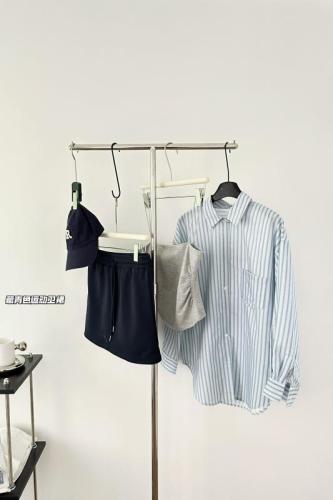 Wu77 Korean casual suit, loose striped shirt, pleated slimming suspenders + high waist sports skirt three-piece set