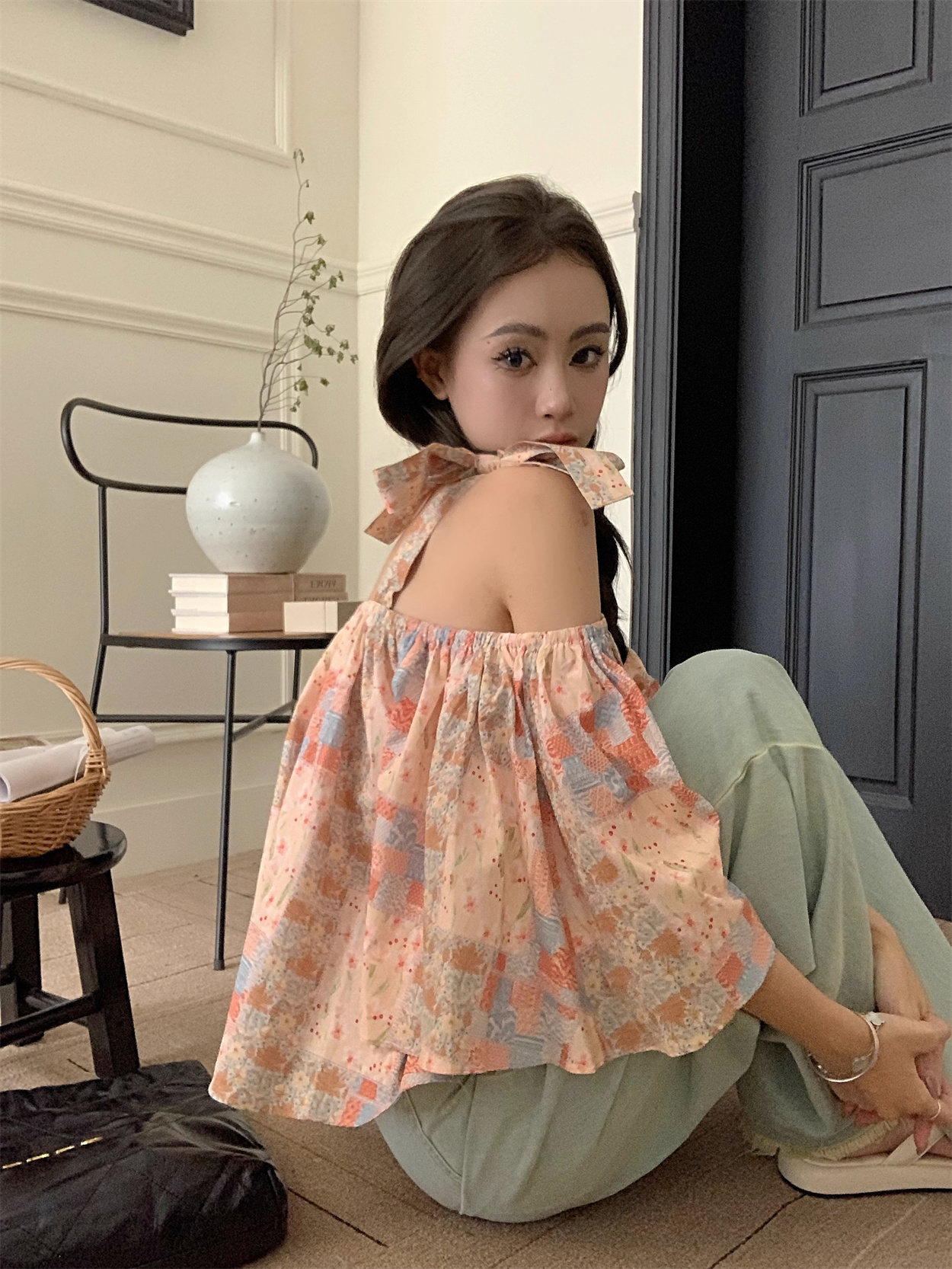 甜辣減齡洋氣吊帶法式襯衫女夏新款寬鬆短款顯瘦一字肩上衣
