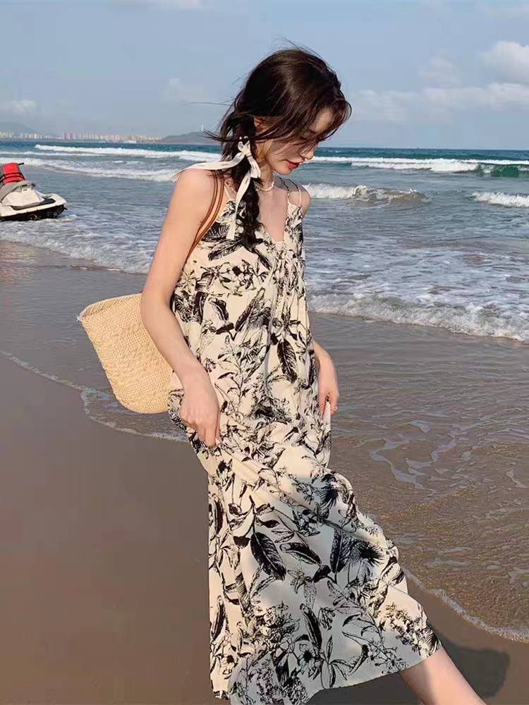 法式吊帶水墨畫碎花沙灘連衣裙女夏季外穿質感高級感氣質