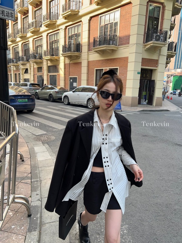 十一石 別致雙排紐扣 日系白色條紋襯衫女小個子休閒寬鬆襯衣外套
