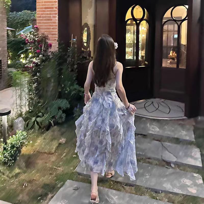 碎花吊帶連衣裙女夏V領收腰氣質仙女裙純欲裙子小眾辣妹甜美ins裙