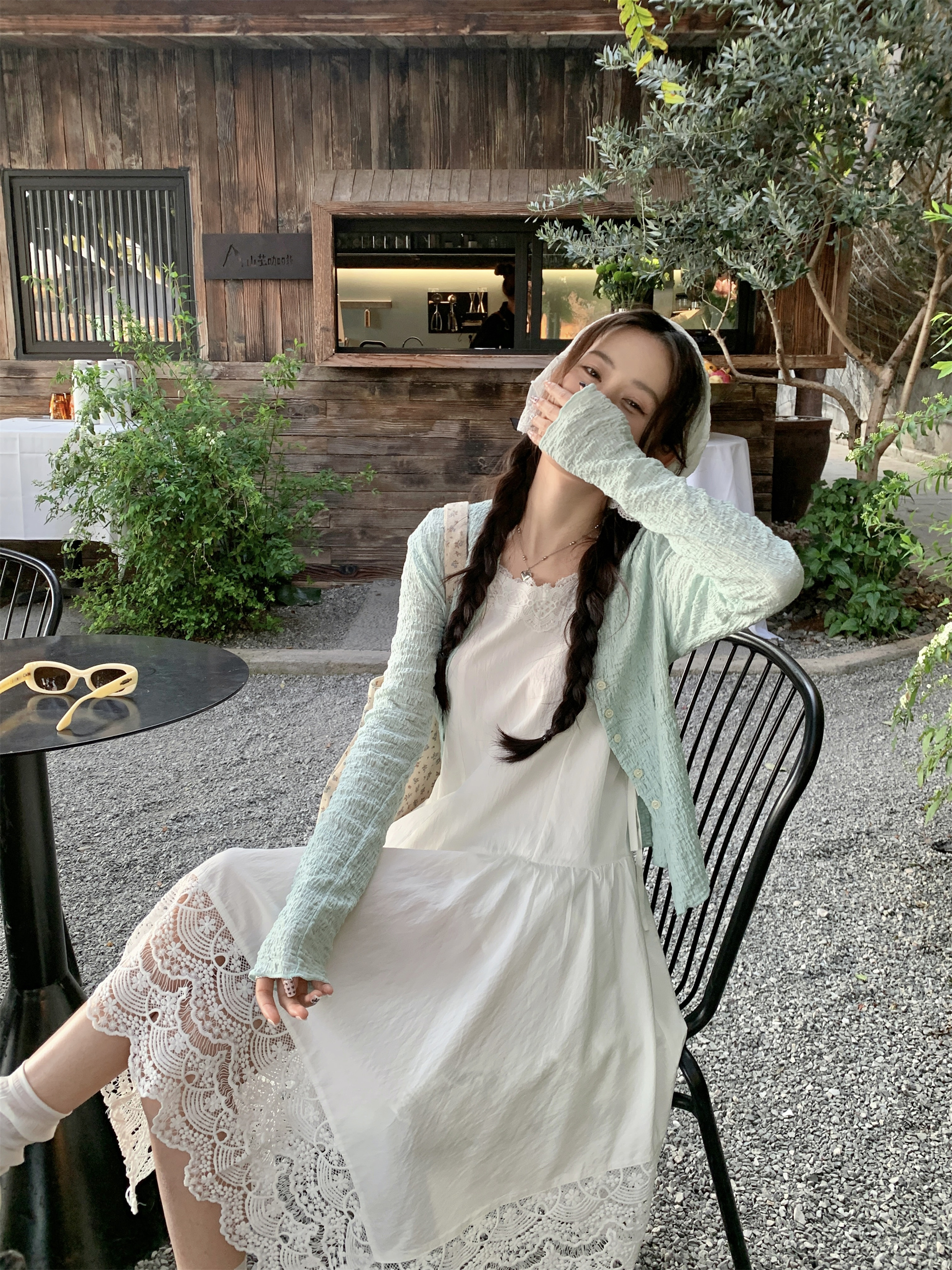 實拍~韓版顯瘦吊帶白色連衣裙+開衫防曬