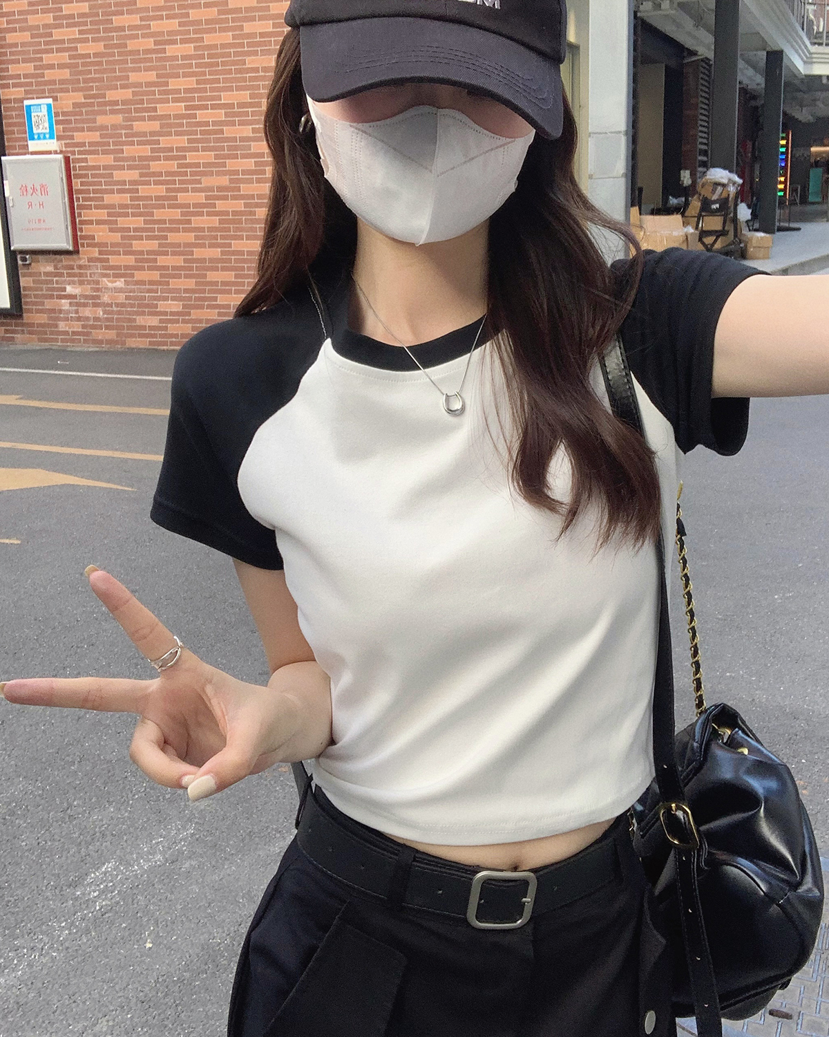 實拍 純棉夏季短款撞色插肩t恤女設計感正肩修身短款辣妹上衣服